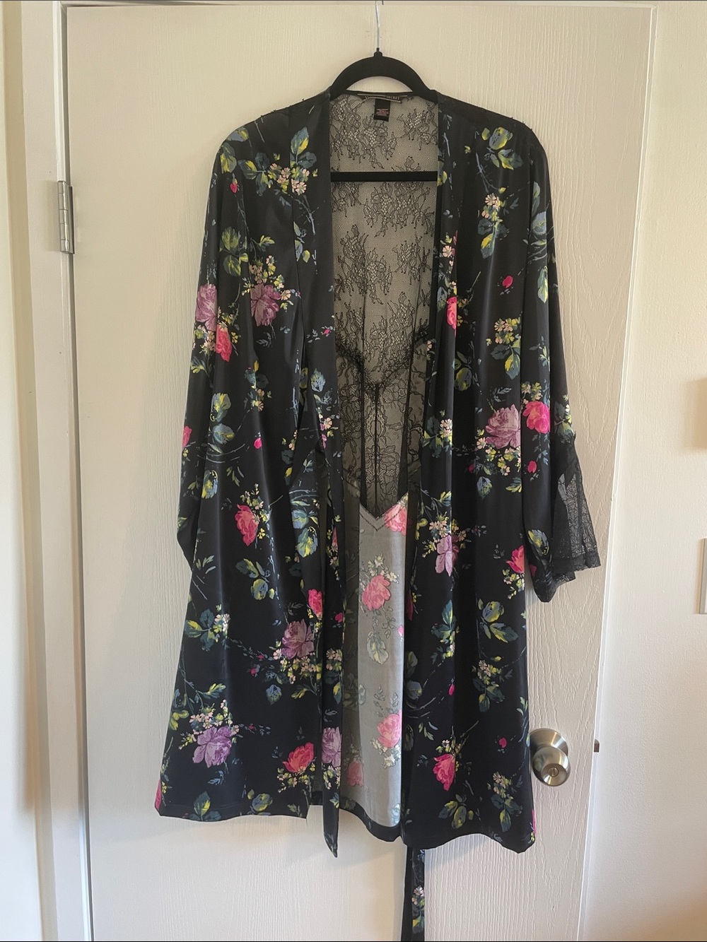 Victoria's Secret Black Floral Lace-Trim Kimono